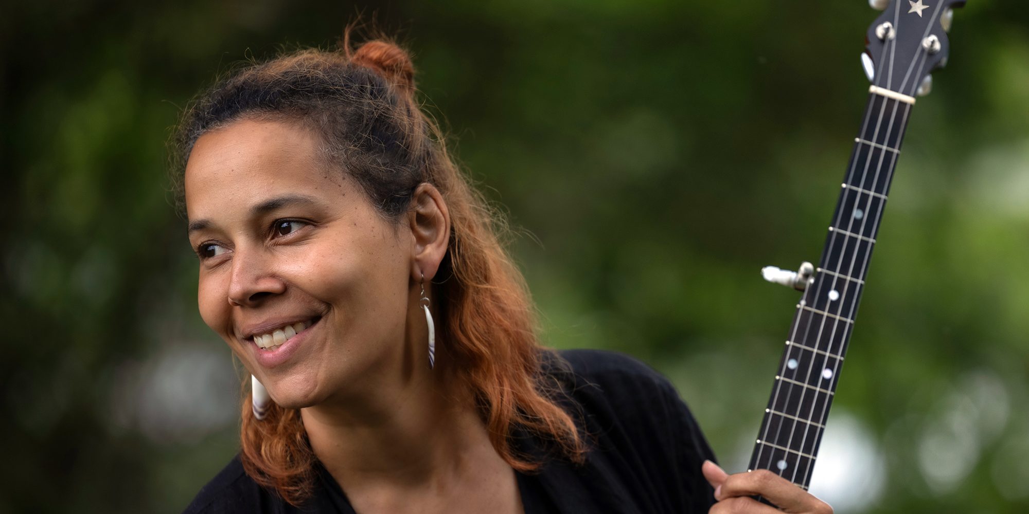 Rhiannon Giddens with banjo